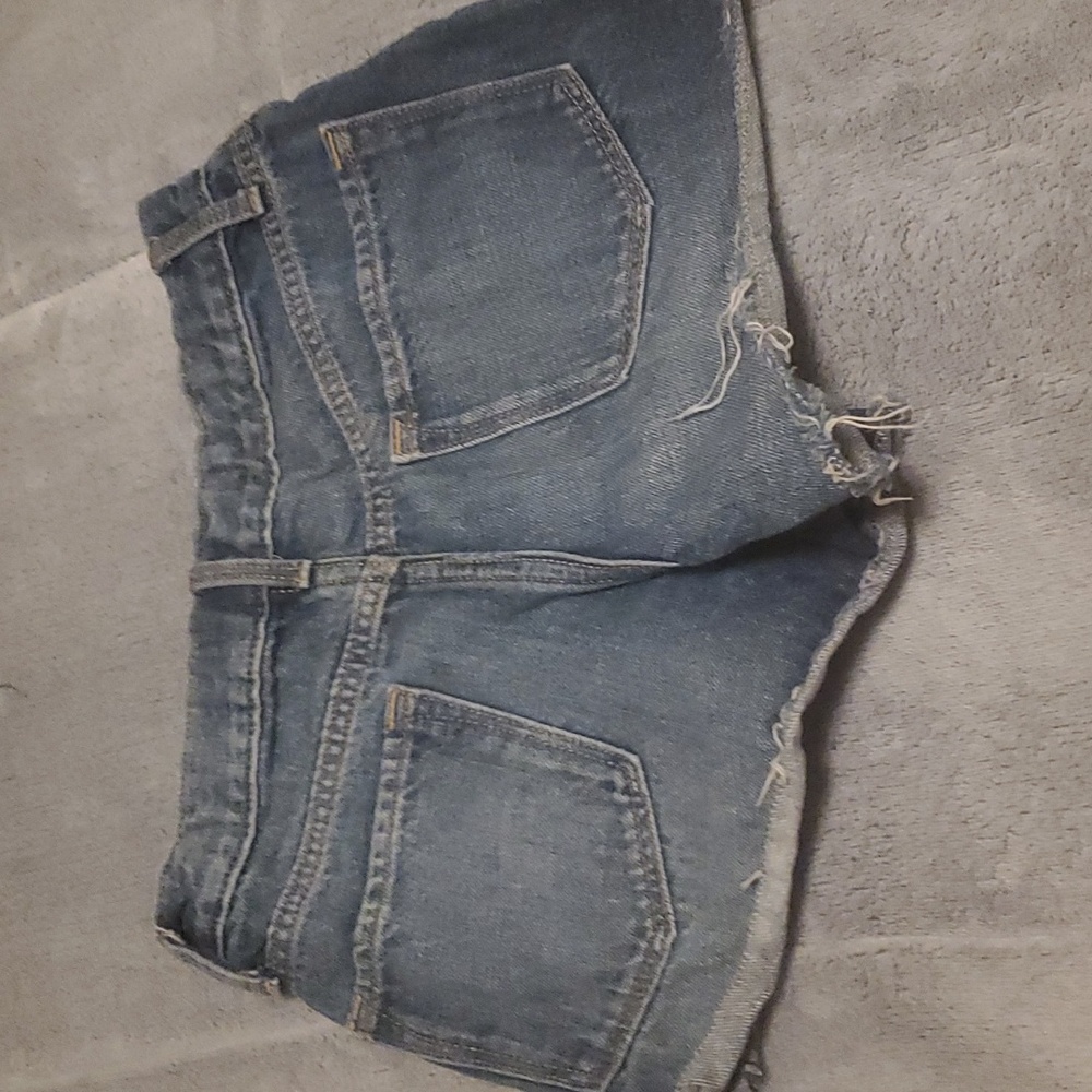 Ripped Jean Shorts - Picture 3 of 3